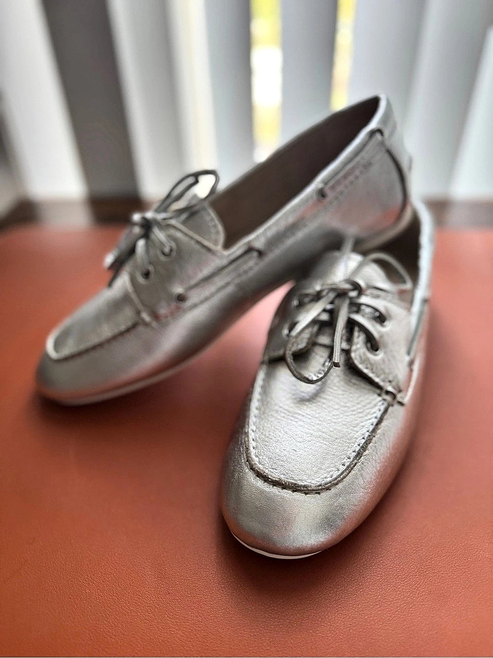 Nine West Yacht Silver Metallic Tumbled Leather Loafers / Size 9